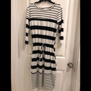 Modest Reborn Black/White Ladies Midi Dress